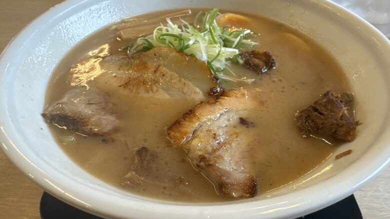 ばかあたりの濃厚醤油味玉ラーメン