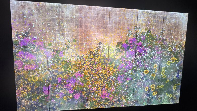 チームラボボーダレスの花が広がる作品