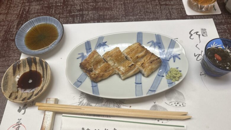 白焼きと2種類のつけダレ